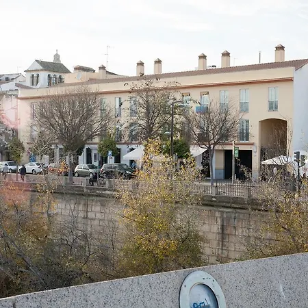 Amparo Cinco Apartment