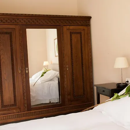 Amparo Cinco Apartment *